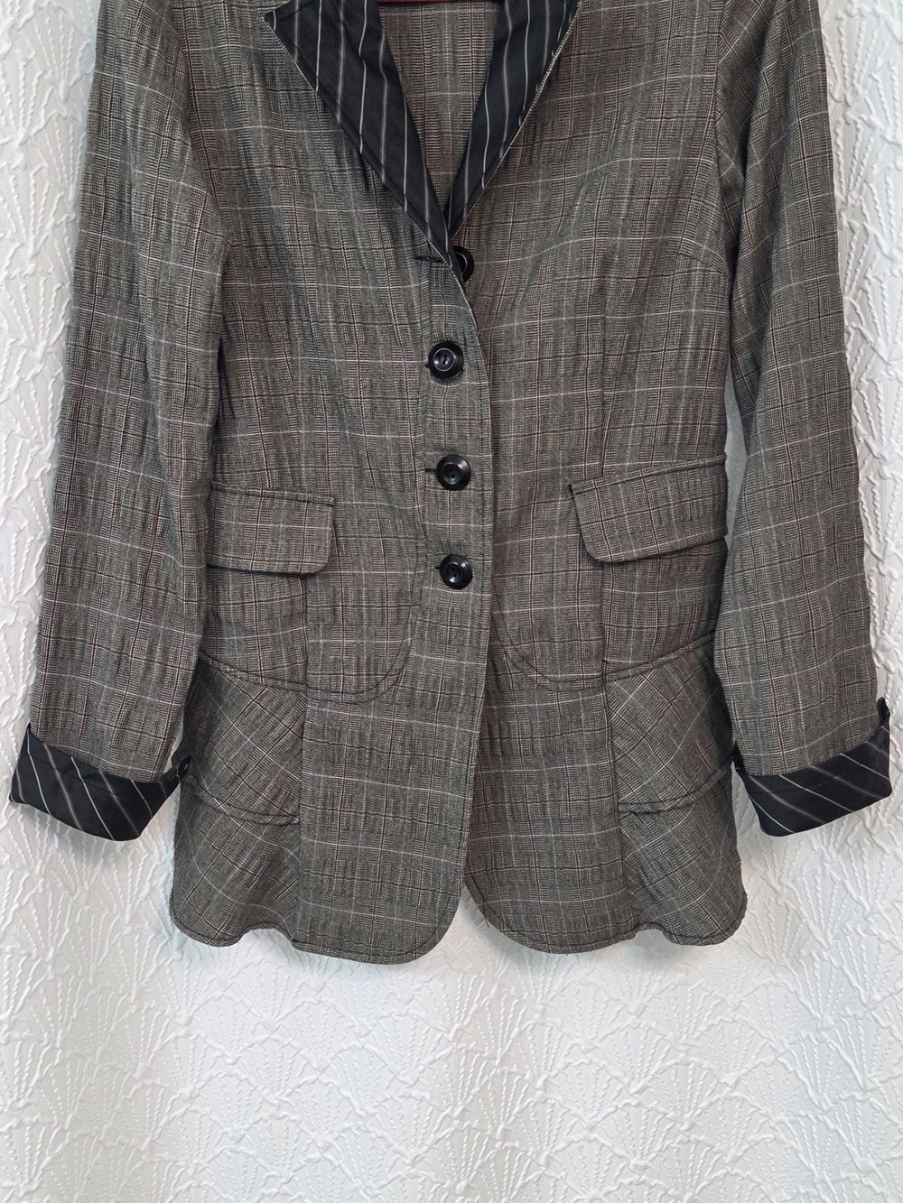 Plaid Women's Tailored Blazer Jacket - Gray